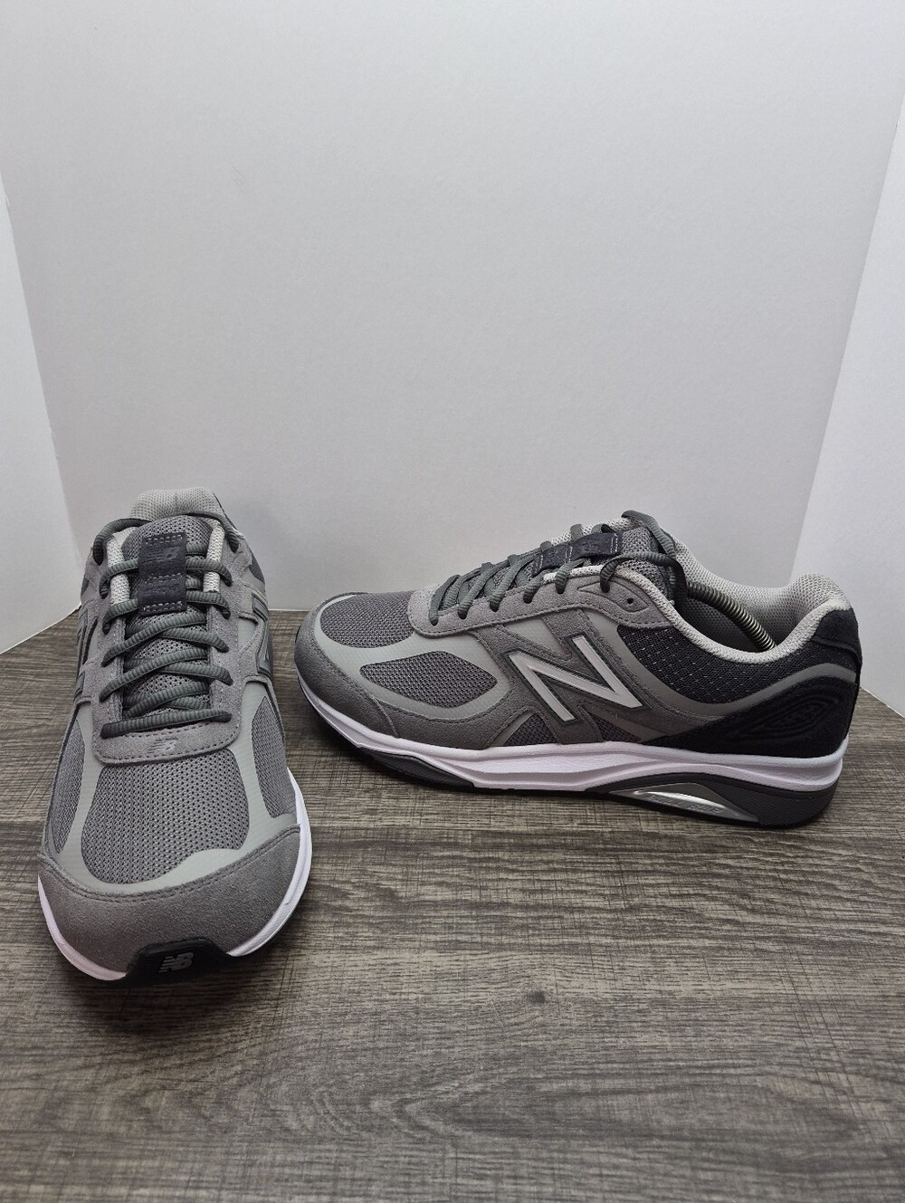 New Balance 1540v3 Shoes Mens Size 11 4E Wide Gray Sneakers Running Walking